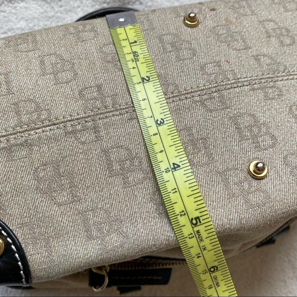 Dooney&Bourke signature Handbag - Picture 15 of 16